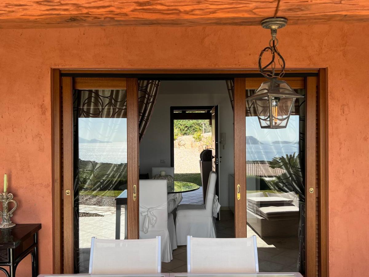 Villa A Golfo Aranci Con Vista Su Tavolara Marinella  Eksteriør billede