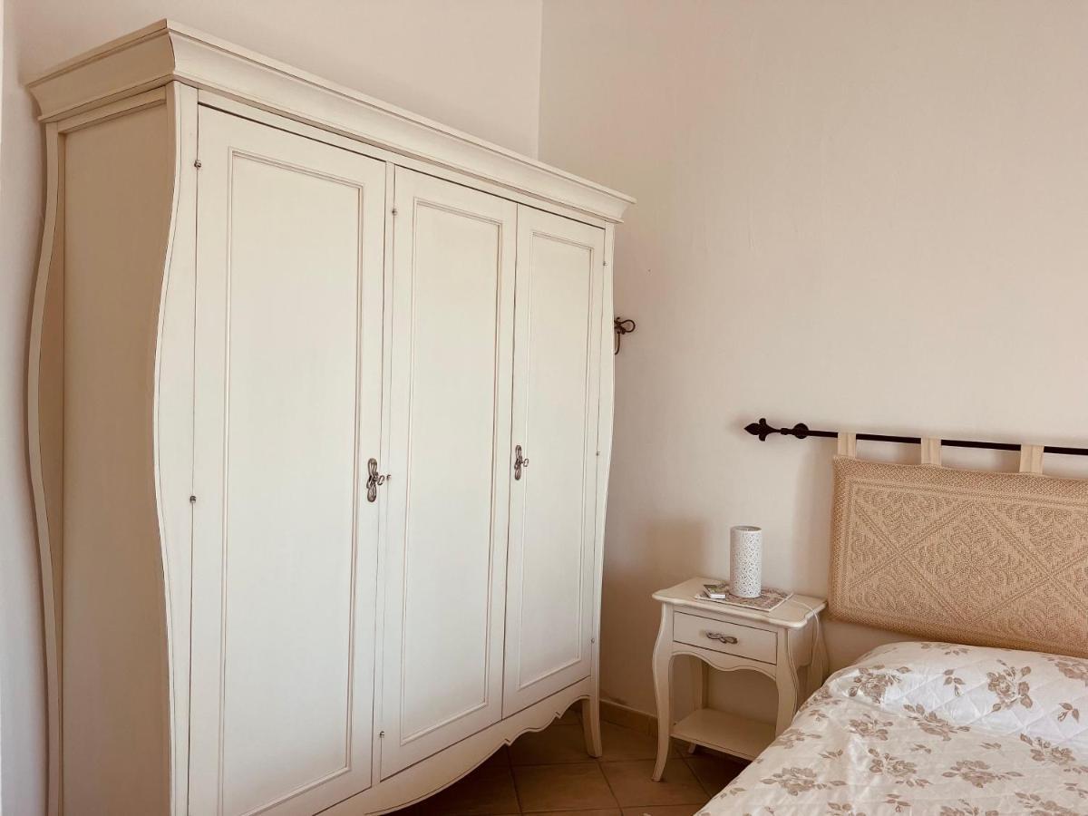 Villa A Golfo Aranci Con Vista Su Tavolara Marinella  Eksteriør billede