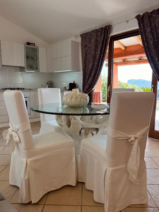 Villa A Golfo Aranci Con Vista Su Tavolara Marinella  Eksteriør billede
